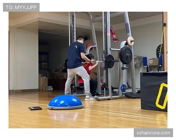 张家齐训练完顺手买了个包,价格够我交三年房租 张家齐训练完顺手买了个包,价格够我交三年房租